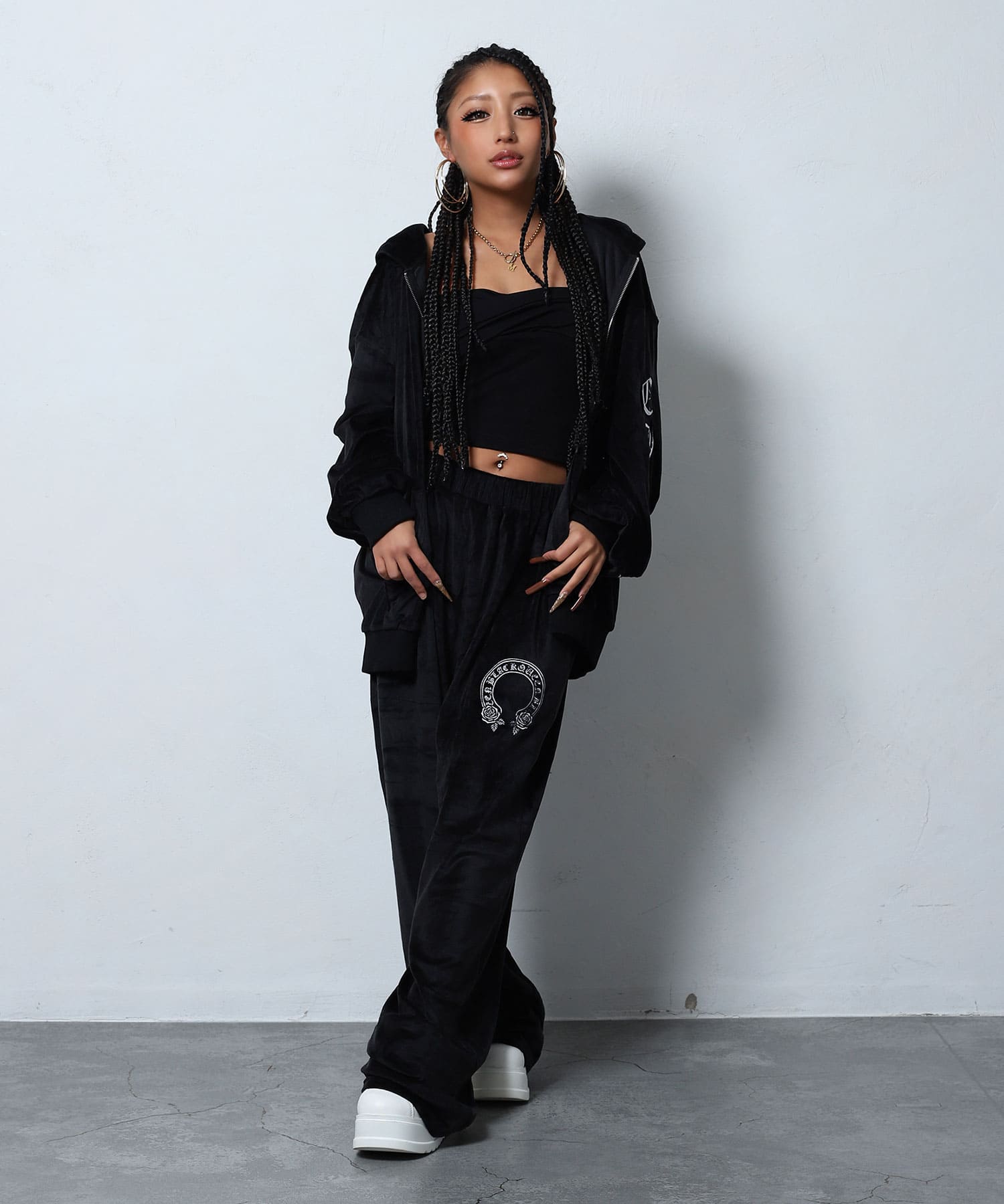 刺繍ベロアセットアップ | レディースギャルファッション通販