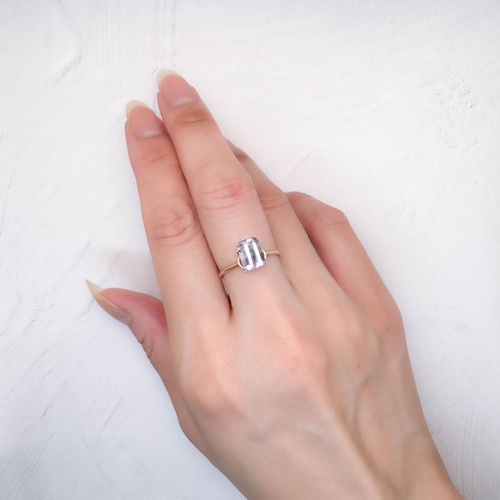 アワーグラスアメジスト モロッコ産 1.43ct / 8x5.9mm前後 [250730896