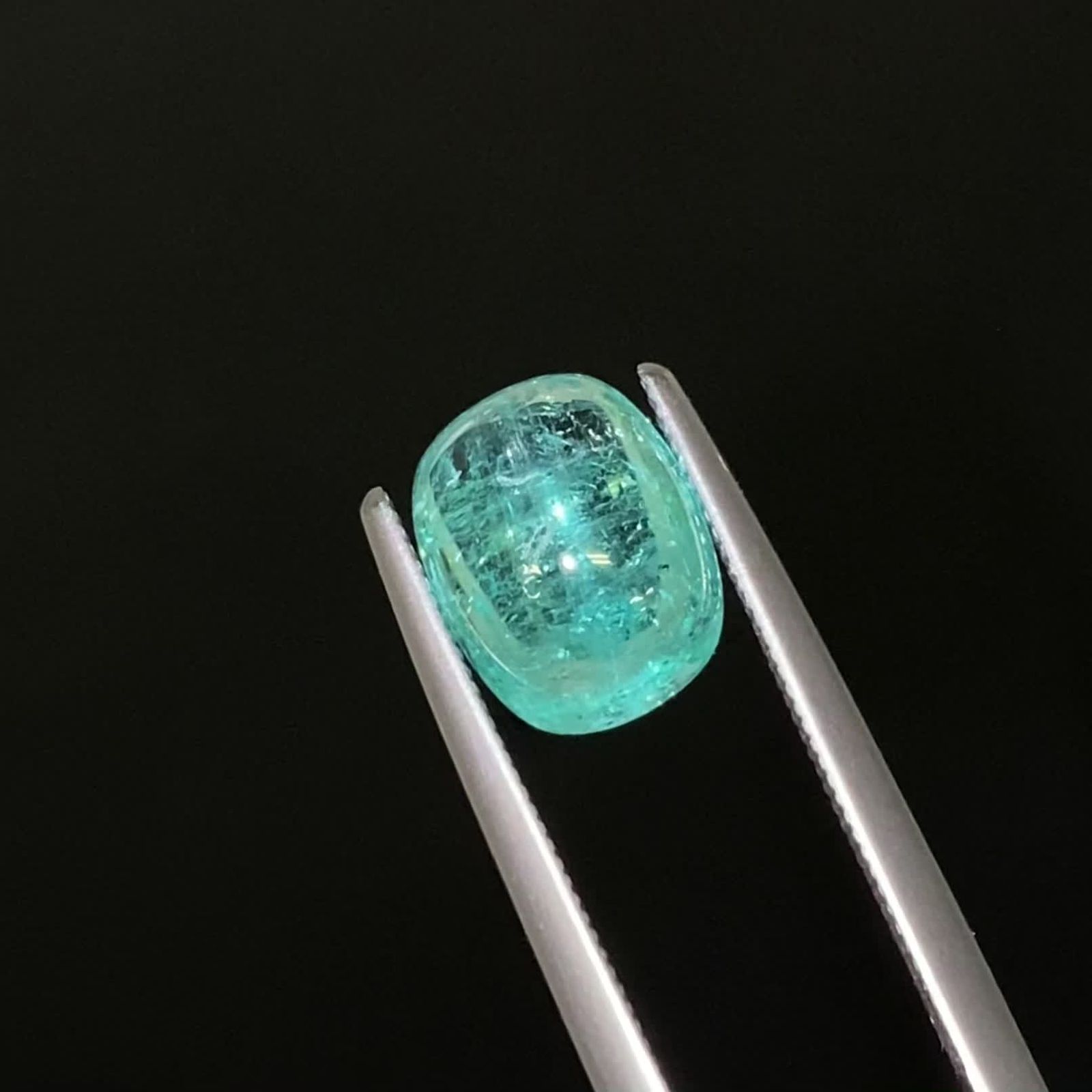 パライバトルマリンキャッツアイ ブラジル産 2.51ct / 9.2x7.2mm前後