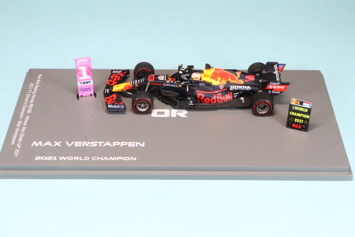 スパーク 1/43 レッドブル RB16B アブダビGP 2021 M.フェルスタッペン