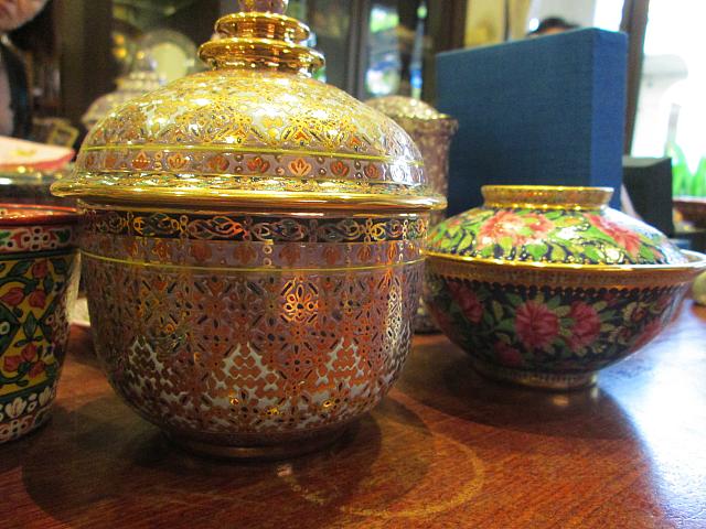 タイを代表するゴージャスなやきもの！ベンジャロン焼きを買おう