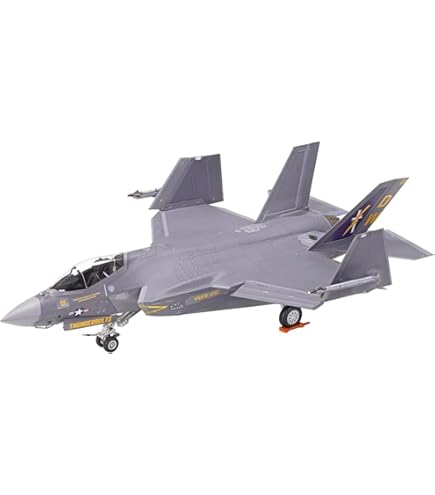Amazon | トランペッター 1/72 中国軍 イリューシンIL-28 ビーグル