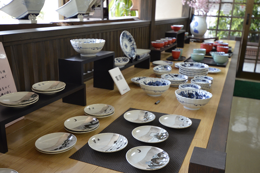 有田焼 伊万里焼 瀬貞陶窯寛右衛門のお皿 有田焼 伊万里焼 瀬貞陶窯寛