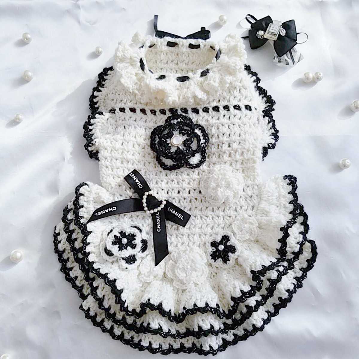 新品】☆カメリアプチドレス☆ハンドメイド☆犬服☆小型犬☆かぎ針編み