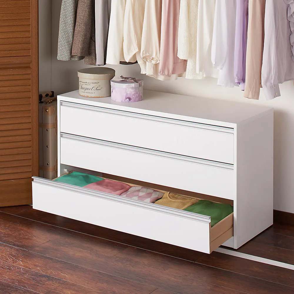 ローチェスト】気軽に動かせる隠しキャスター付きワイドクローゼット