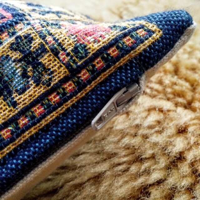 ゴブラン織り クッション アンティーク調 フランス ベルギーの通販 by