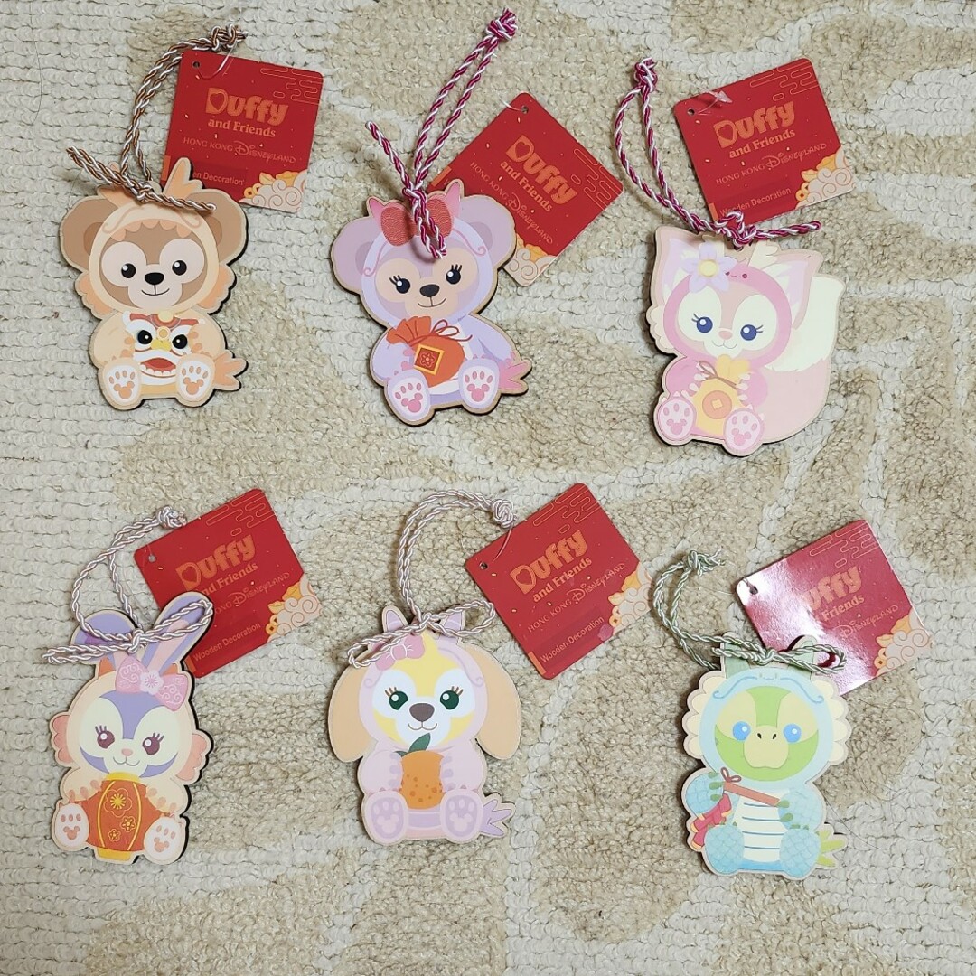 ダッフィー - 新品 香港ディズニー 旧正月限定品 絵馬 2024 ストラップ