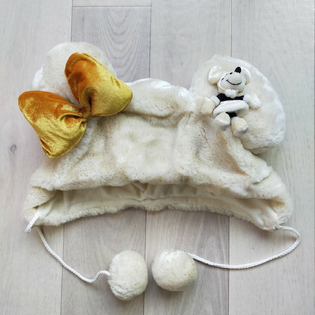 Disney - ミニー 白ラメ ファンキャップ ぬいぐるみ付 帽子の通販 by