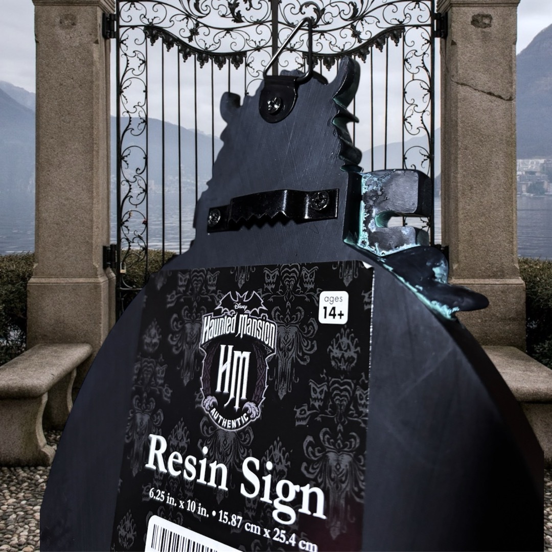Disney - ホーンテッドマンション エンブレム 壁掛け 門 看板 日本未