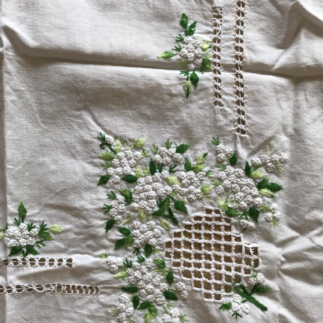 quatre saisons - ゆうりん様専用☆ベトナム刺繍リネン麻テーブル