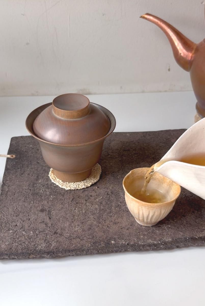 白漆の蓋付高台椀・蓋椀（ミズメザクラ・トチ）／渡邊浩幸 - 木と根 kitone