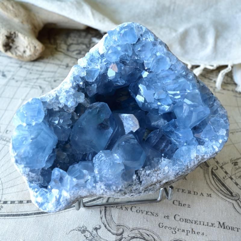 セレスタイト・クラスター・ジオード Blue Cave マダガスカル産 3.2kg