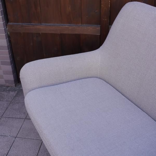 unico(ウニコ)のKUKKA(クッカ) 2シーターソファーです。どこかレトロ