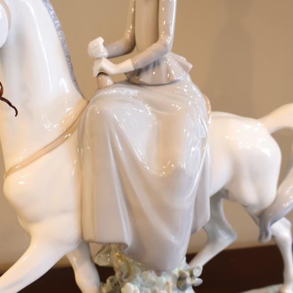 スペインLLADRO(リヤドロ)社の陶器人形の置物『フィギュリン』白い馬の