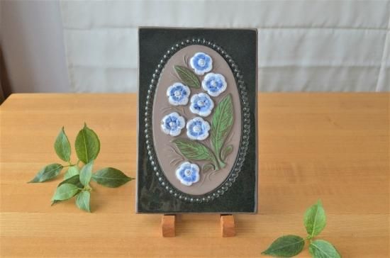 Jie Gantofta○ジィガントフタ陶板○ライトブルーのお花 縦