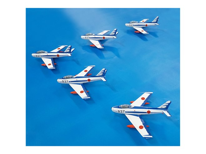 1964年の空に輪を描いた「ブルーインパルス F-86Fセイバー」のキットが