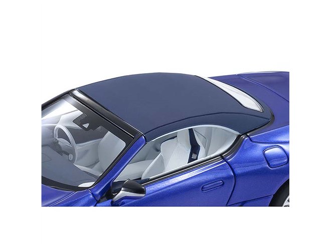 京商、レクサス「LCコンバーチブル」を1/43スケールで再現したダイ