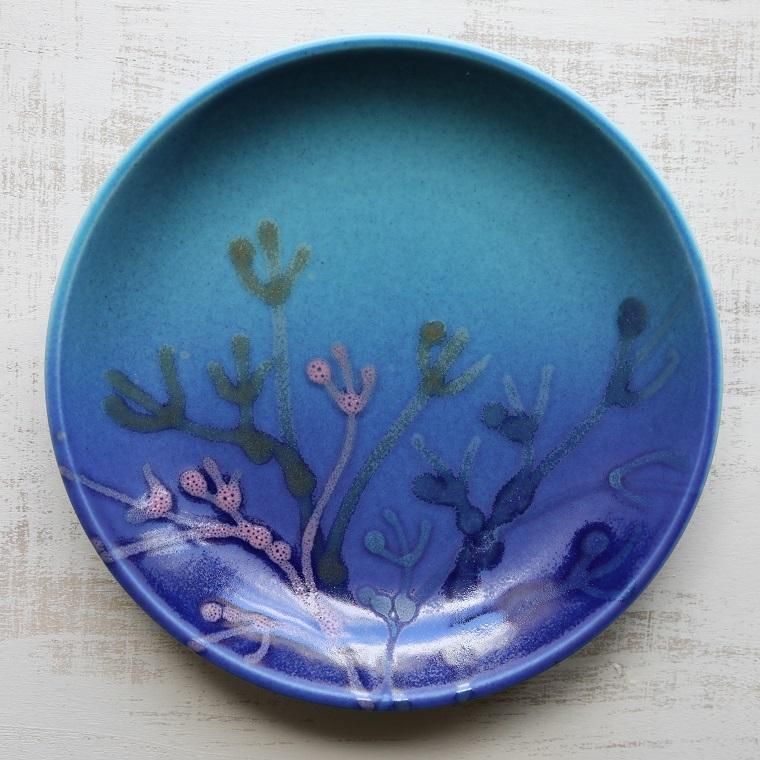 沖縄のやちむんの7寸皿 珊瑚のプレート 藍色 ギフトボックス付き 通販