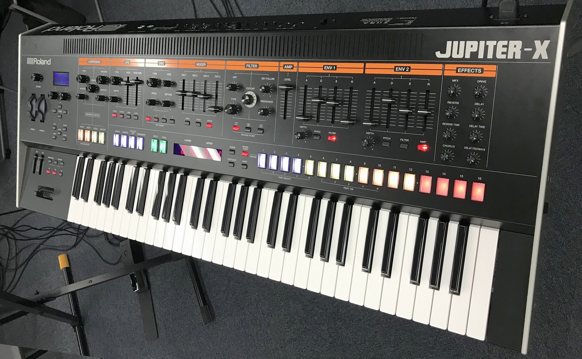 Roland JUPITER-X / JUPITER-Xm | 歴代銘機のサウンドを1台に凝縮した