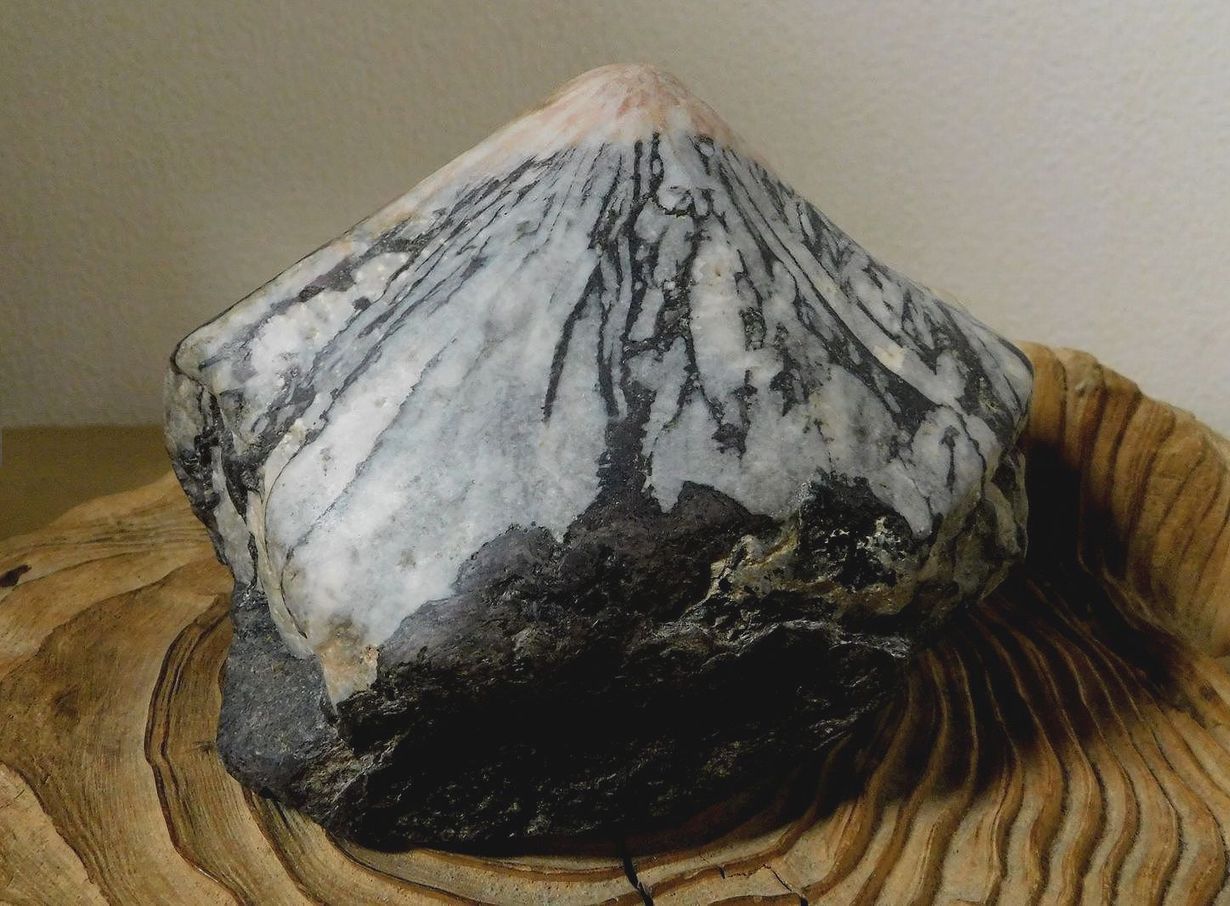 山水石美術館」 日本の美がここにある！！ 全国の水石・美石を紹介