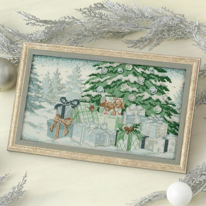 クロスステッチフレーム＜花桃リースのお雛様＞ | リバティ 生地