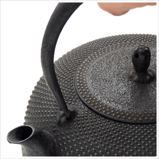 南部鉄器 鉄瓶 | 小丸型 霰 | 1.1L | 薫山工房