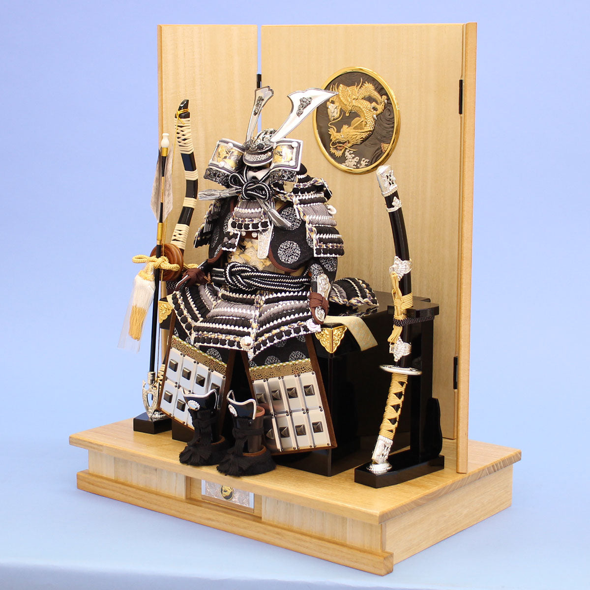 五月人形 兜飾り 幅 70㎝雄山作 豊臣秀吉公之兜 円飾り – 寿鳳人形の東芸