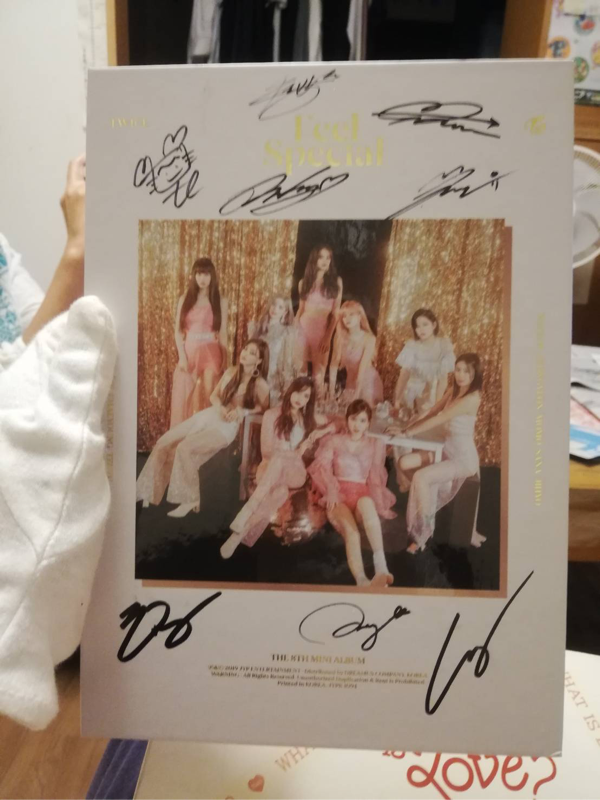 TWICEサイン入りアルバム 【公式通販】