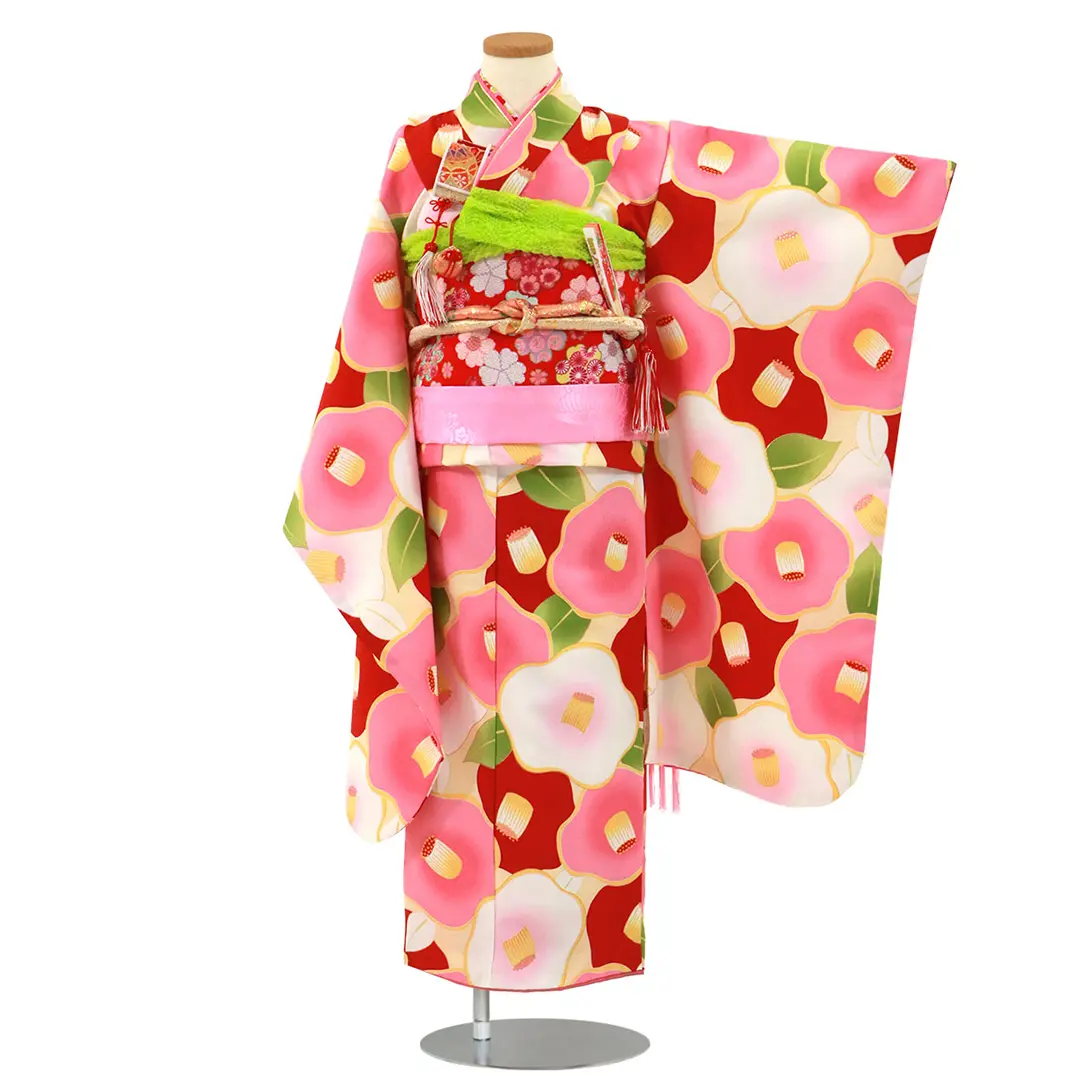 クリーム地にピンクや赤のレトロ椿の着物／七五三・七歳女の子 | 宅配