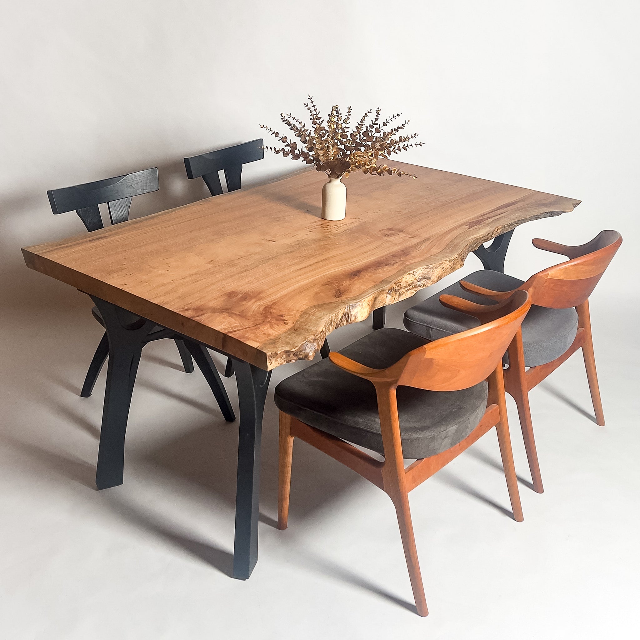 公式】KIDO MEIMOKU（鬼童銘木）｜一枚板テーブル・ソファ専門店