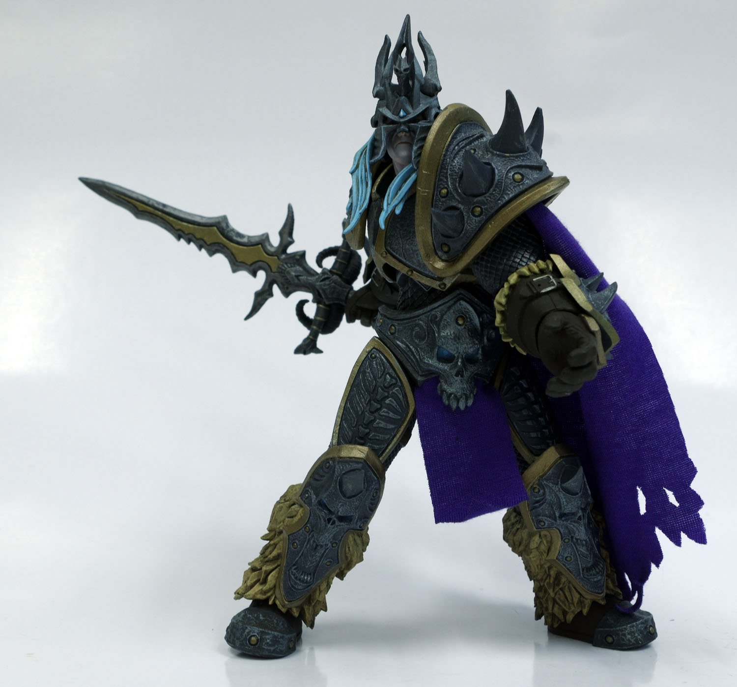 Lameazoid.com - NECA – Heroes of the Storm Arthas (Lich King)