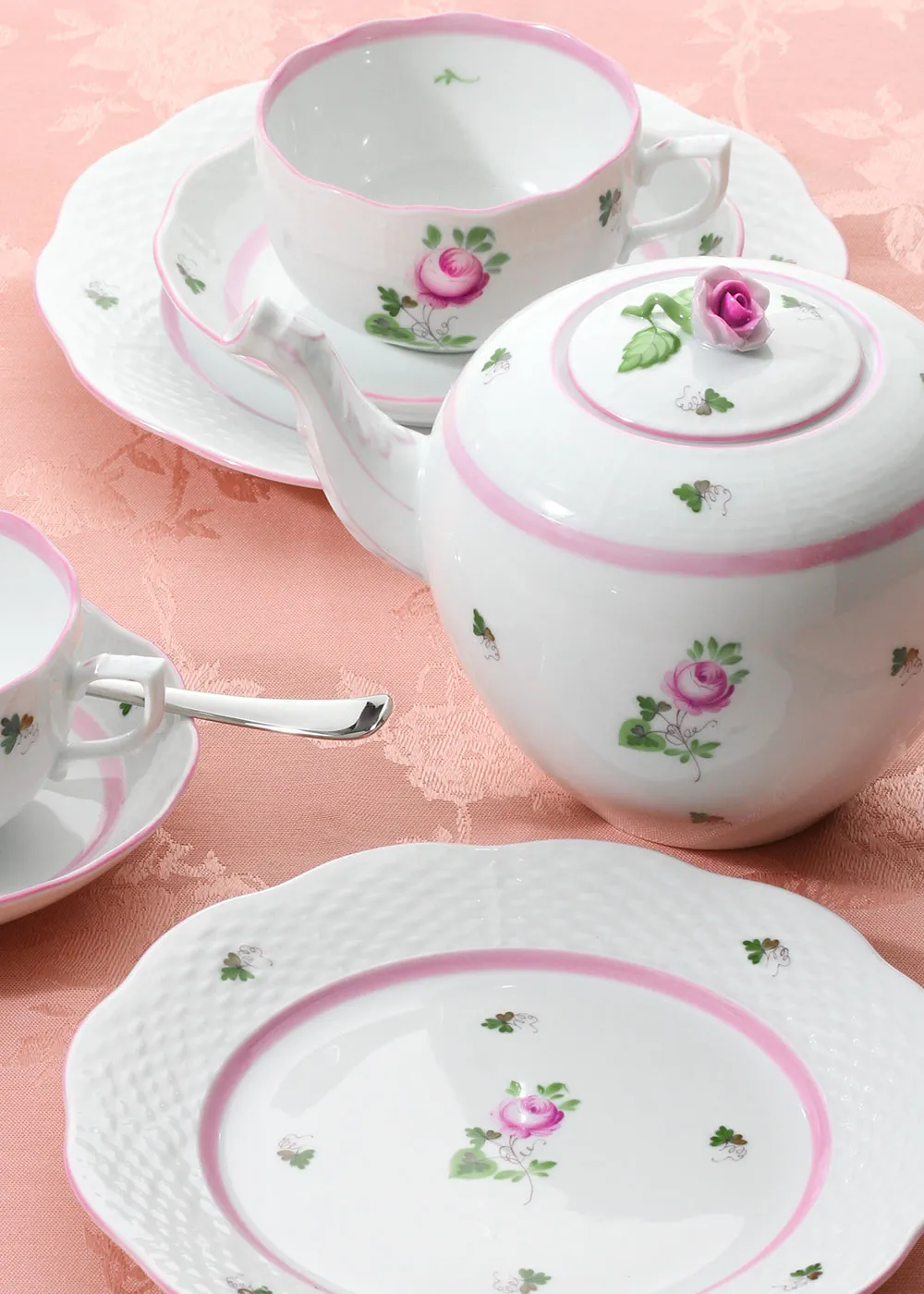 ヘレンド「ウィーンのバラ」の美しいシリーズ | ブランド洋食器専門店