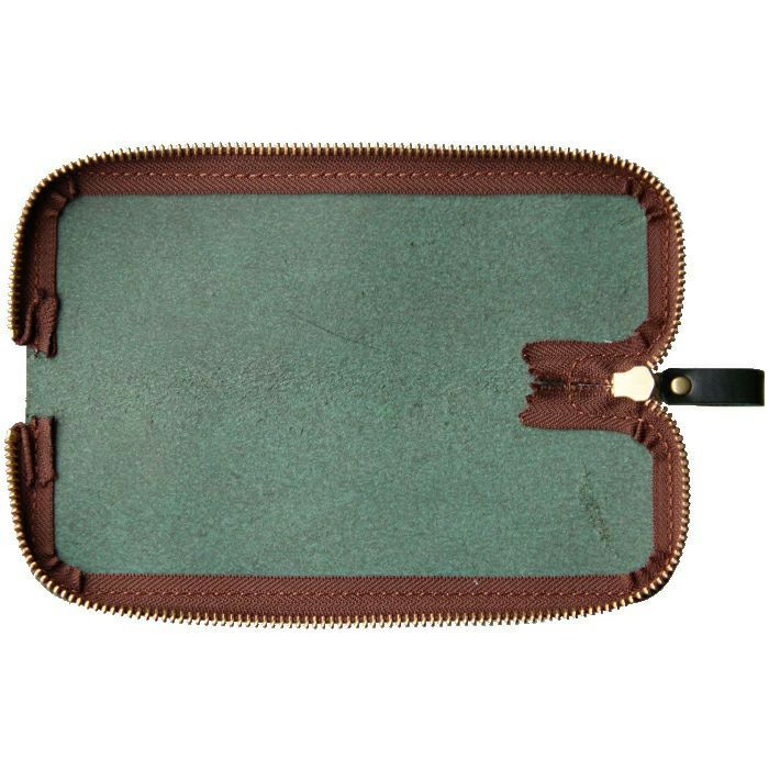 公式サイト・薬院本店限定/ルガトショルダー／トレーペンケース