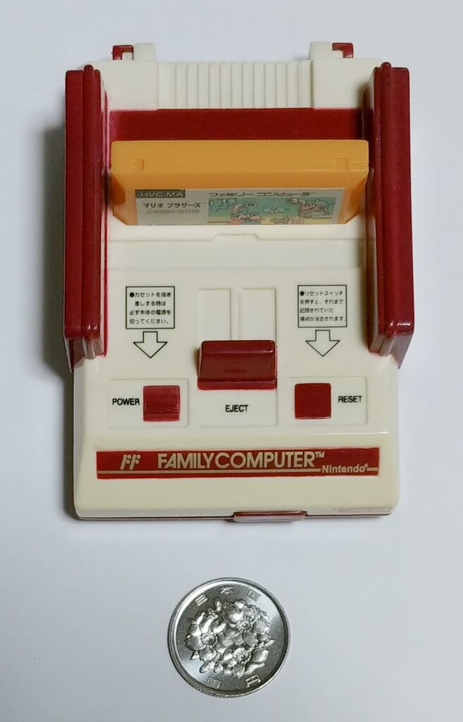 バンプレスト ファミコン Nintendoメモ帳入りファミコンハード型ケース