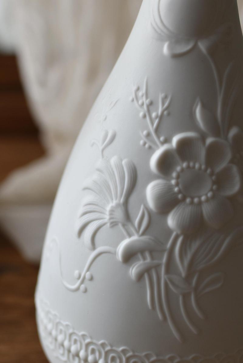フラワーベース.White ドイツヴィンテージ雑貨 KAISER 白磁器 花器