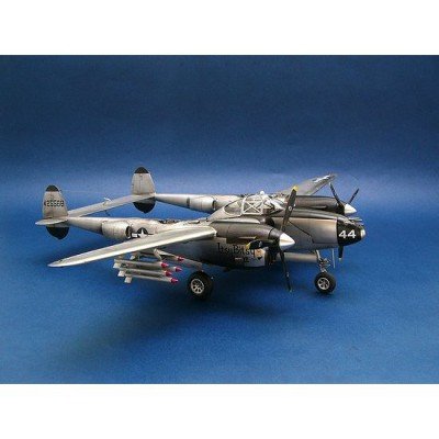 Amazon | トランペッター 1/32 ロッキード P-38L-5-LO ライトニング