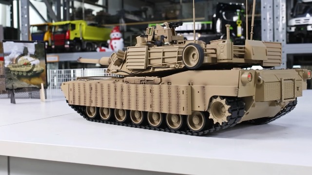 M1A2 ABRAMS RCバトルタンク + TIGER I ジャンク M1A2 ABRAMS RCバトル