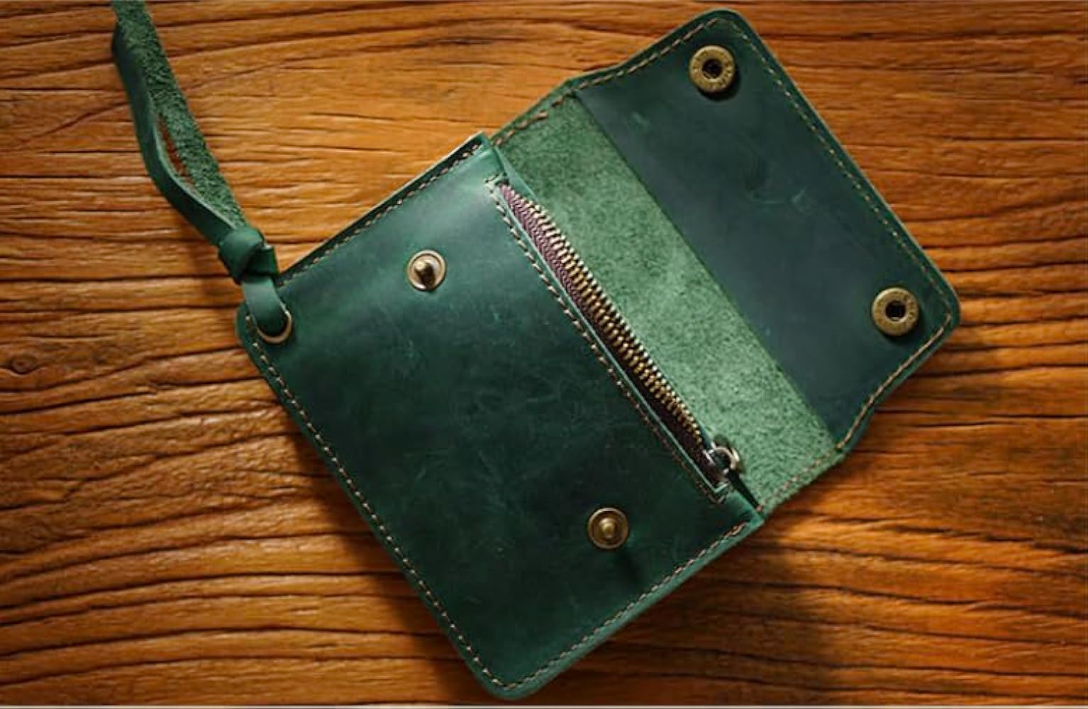Amazon | 牛革 ミドルトラッカー レザー ウォレット (グリーン) | 財布