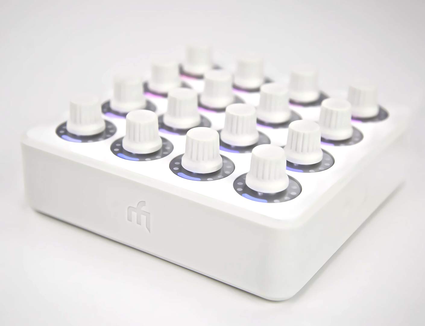 Amazon | DJ TechTools MIDI FIGHTER TWISTER (WHITE) MFT-WHITE