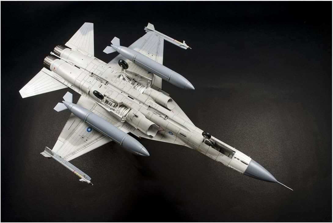 Amazon | AFVクラブ 1/48 台湾空軍 F-CK-1C 防衛戦闘機 経国号 単座型