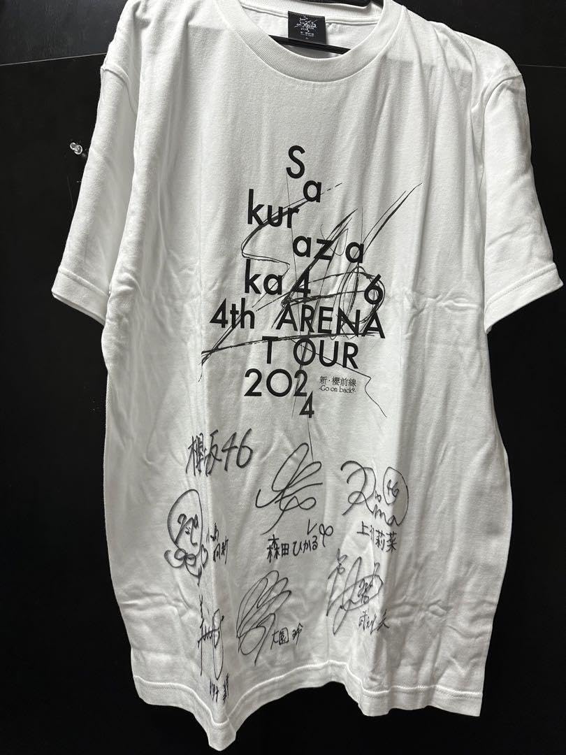 Amazon.co.jp: 櫻坂46 メンバーサイン入りライブTシャツ : おもちゃ
