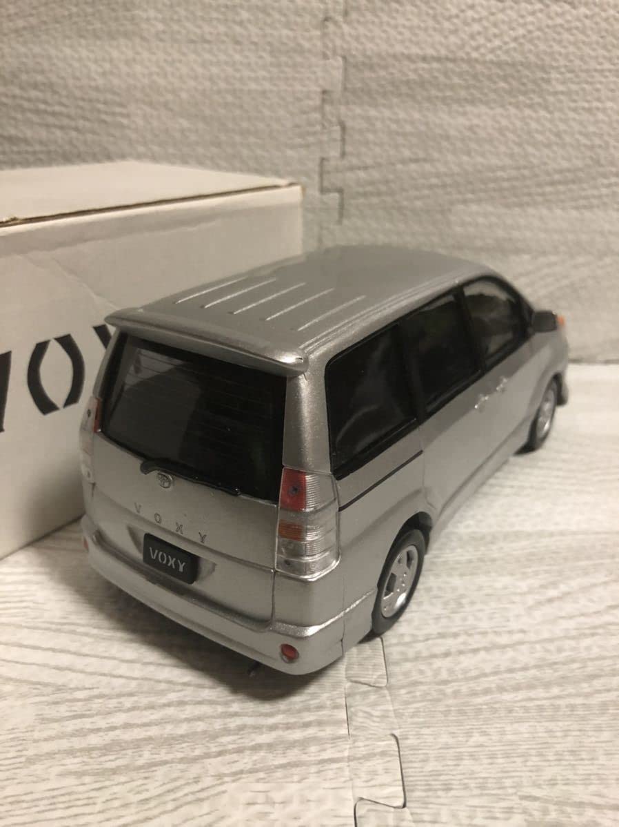 Amazon | 1/24 トヨタ 旧型ヴォクシー VOXY 非売品 カラーサンプル