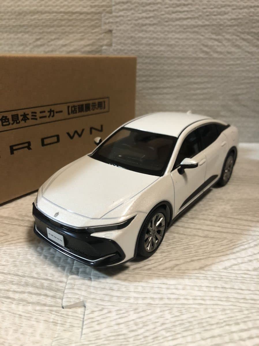 Amazon | 1/30 ミニカー 新型クラウン CROWN クラウンクロスオーバー