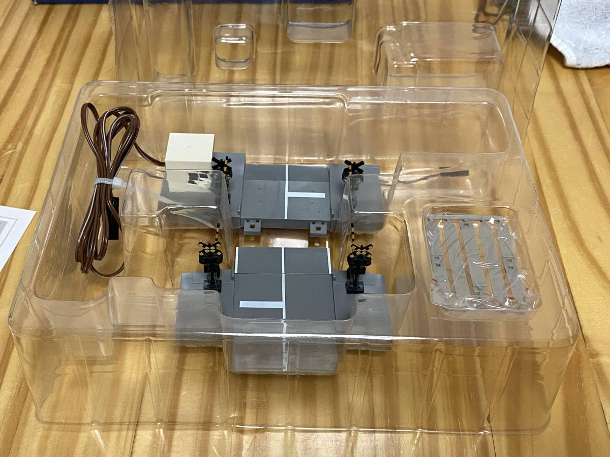 Amazon.co.jp: TOMIX TCS自動踏切Ⅱ（5569） センサー2つ ワイド