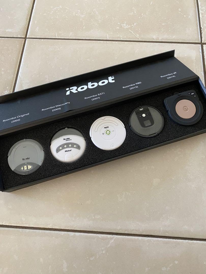 Amazon.co.jp: アイロボット社30周年記念品 ルンバガチャ : ホーム