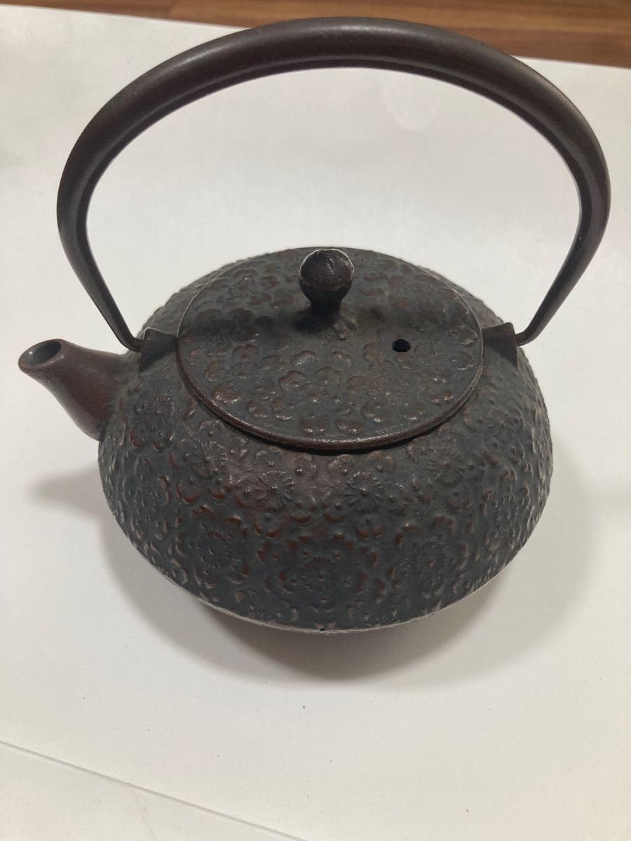 Amazon | 南部菊泉堂 南部鉄器 鉄瓶 急須 南部鉄瓶 茶道具約直径11cm高