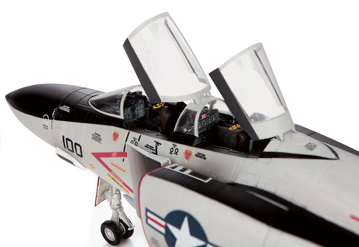Amazon | 童友社 1/32 エリートフォースシリーズF-4J ファントムII