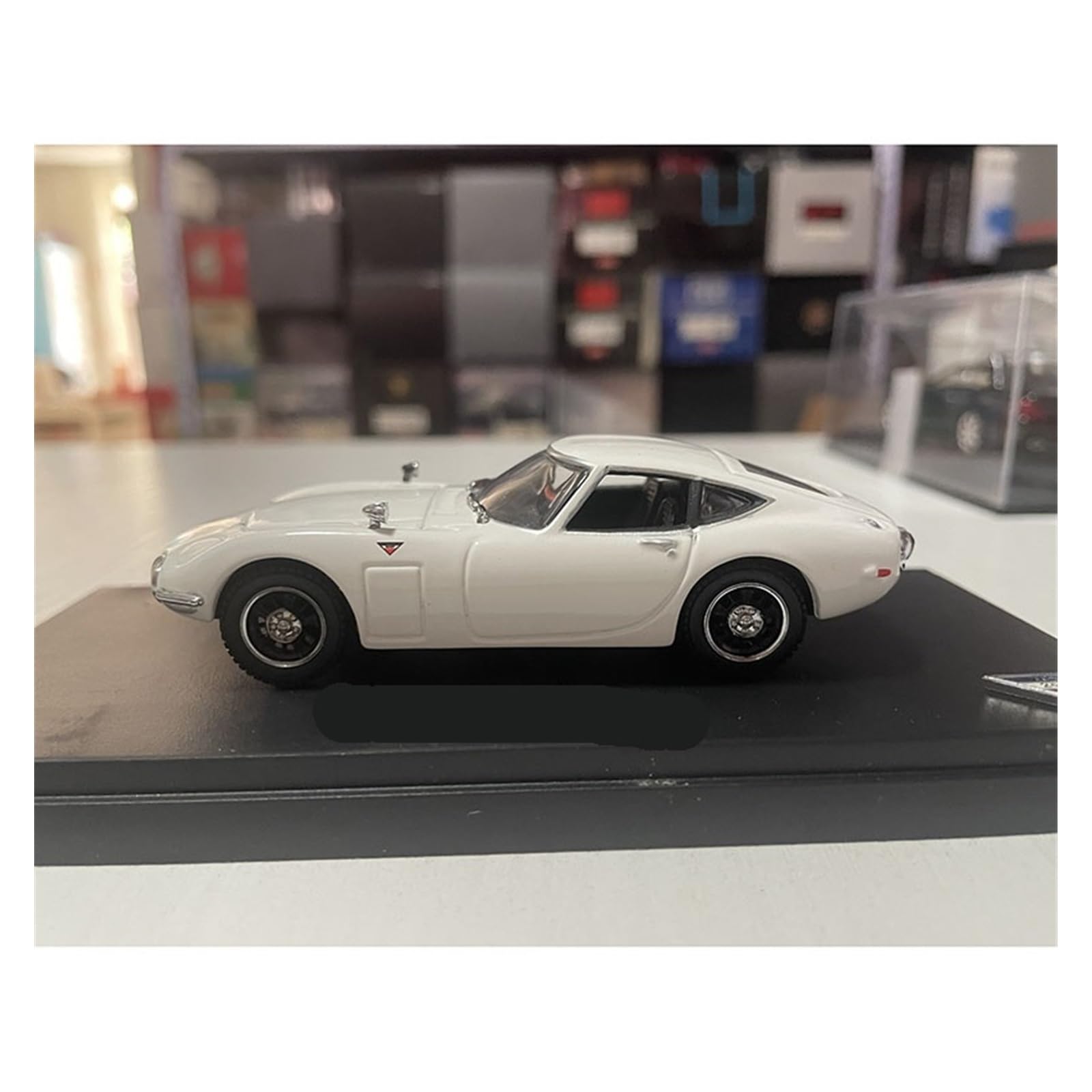Amazon | ミニカーモデル 1:43スケール トヨタ 2000GT 1967 スポーツ