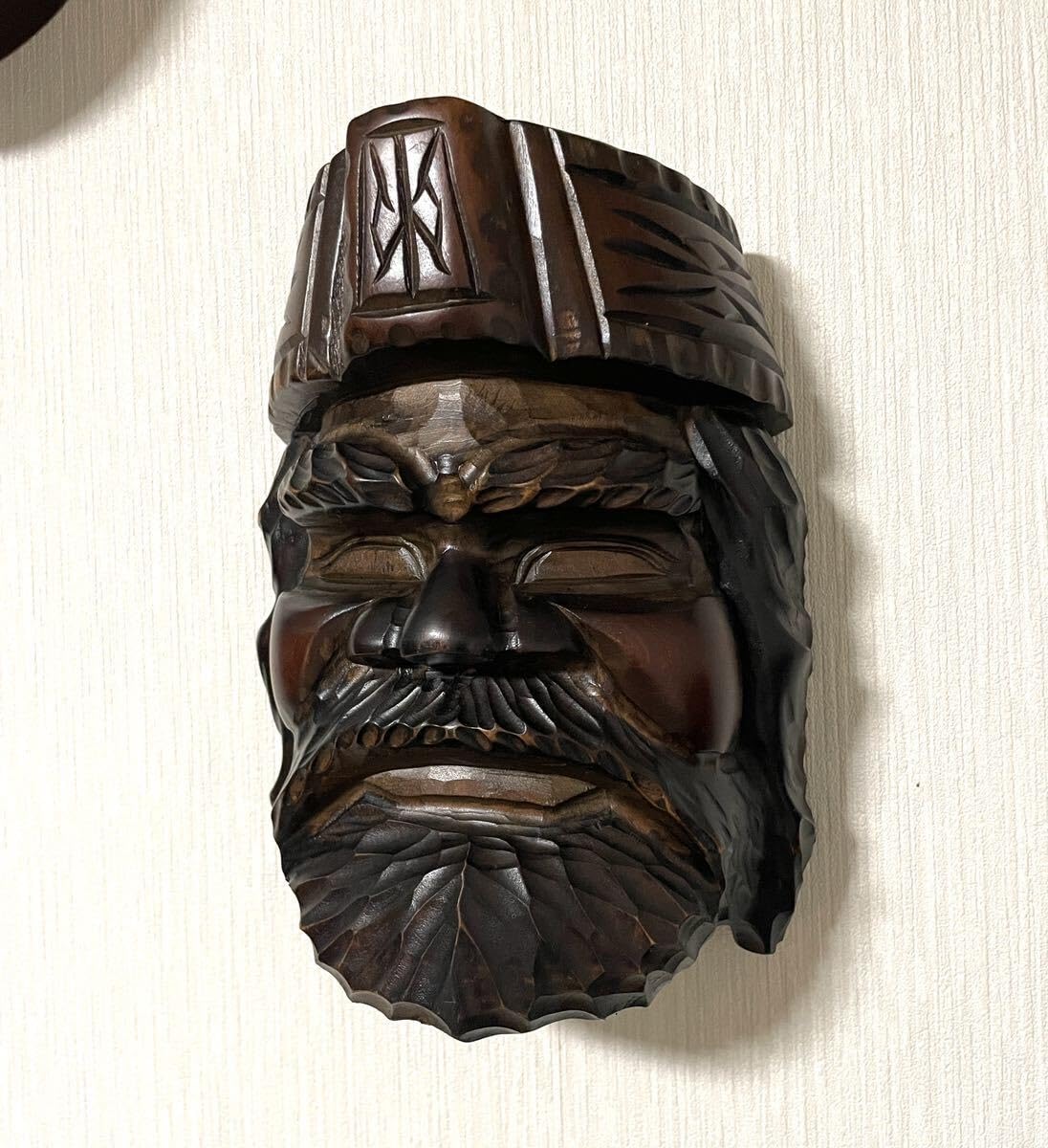 Amazon.co.jp: アイヌ民族無垢木木製木彫り彫刻オブジェ壁掛け置物伝統