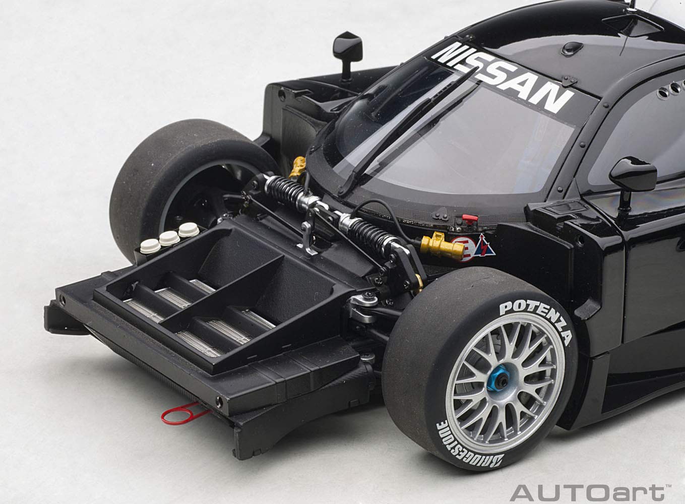 Amazon | AUTOart 1/18 日産 R390 GT1 1998年 (ブラック) | ミニカー
